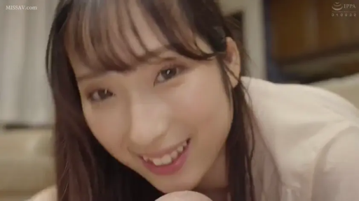 室内 · 脸部特写 · 白色衬衫