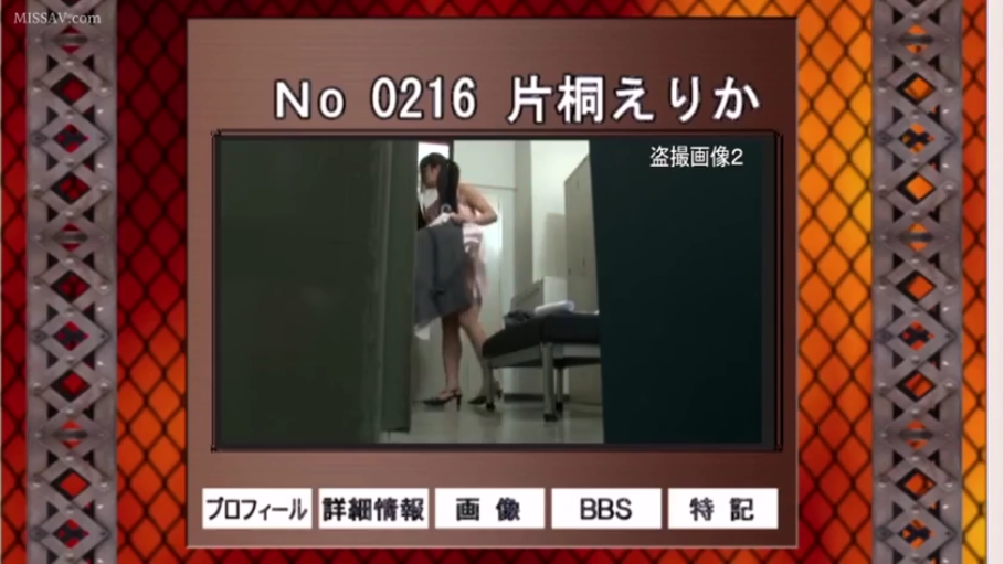 全身 · 站姿 · 更衣室 · 粉色连衣裙 · 更衣