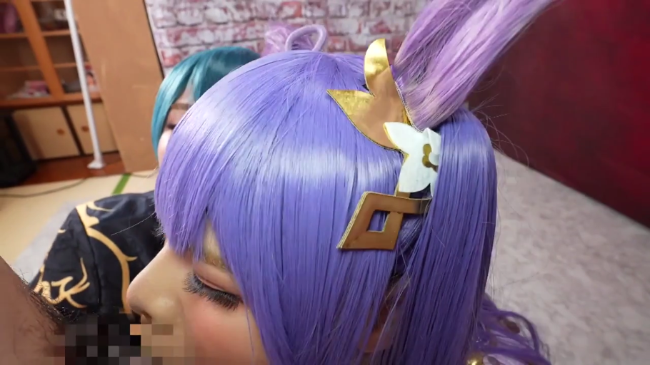 寝室 · 没入 · 头部特写 · 二次元假发 · 角色扮演服装 · 口交 · 画质清晰