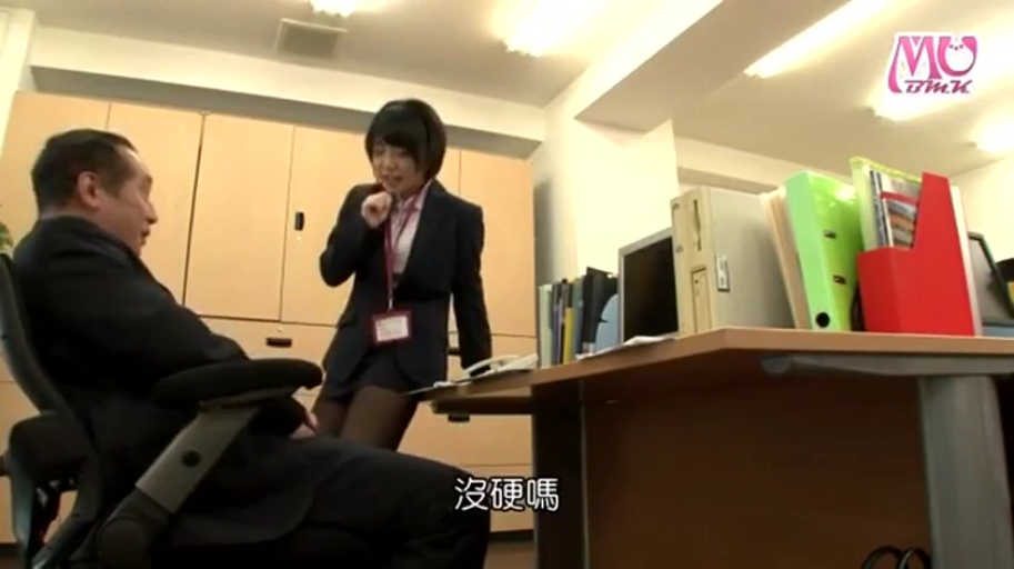 办公室 · 站立 · 办公桌 · 对话 · 职业装 · 剧情 · 认真
