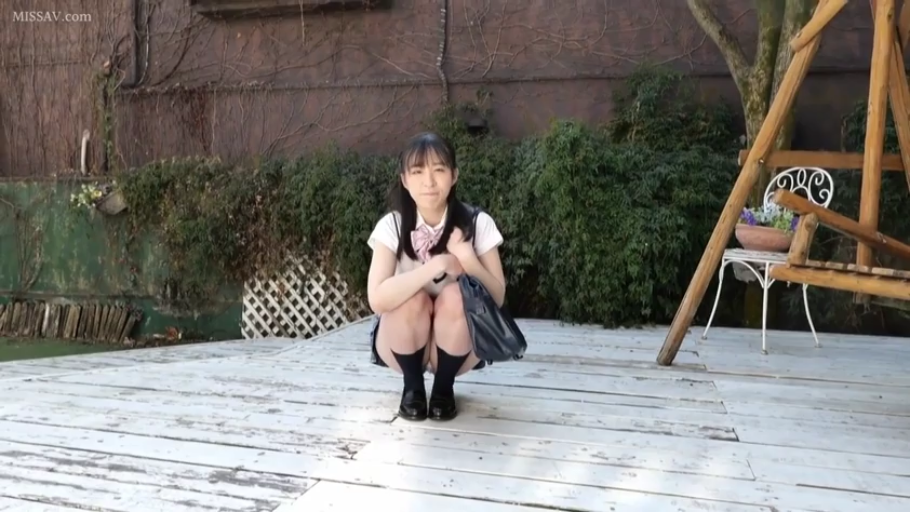 全身 · 蹲姿 · JK制服 · 户外