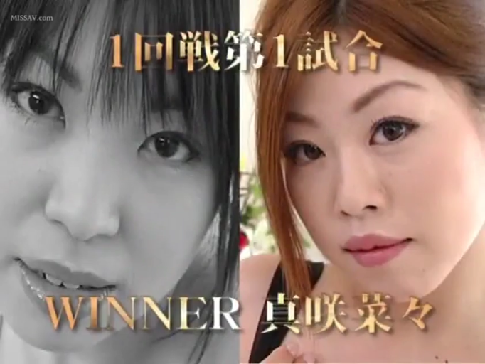 注视镜头 · 人物面部特写 · 室内录影棚 · 黑色吊带装 · 文字显示“1回战第1试合”和“WINNER”