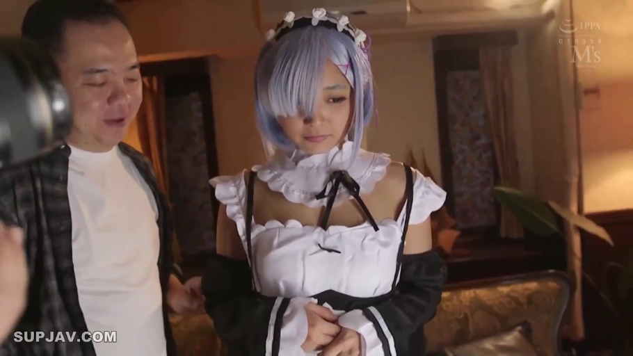 室内 · 羞涩 · 中景 · 站姿 · 交流 · 女仆装 · 假发