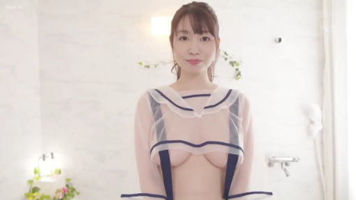 面部特写 · 浴室 · 微笑 · 白色半透明水手服