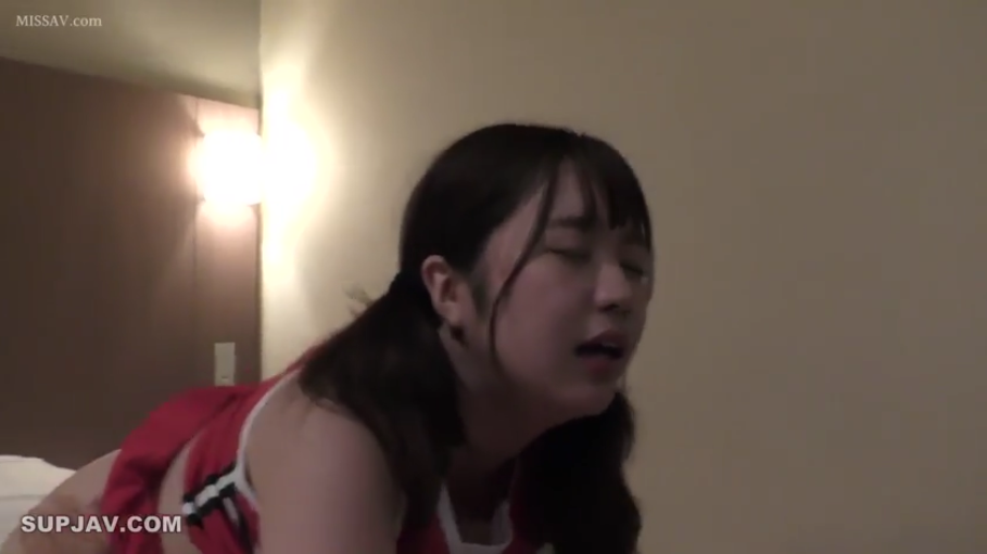 脸部特写 · 后入式 · 酒店房间 · 高潮中 · 啦啦队服
