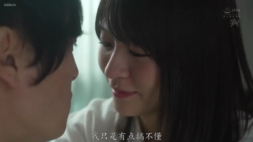 室内 · 脸部特写 · 白衬衫 · 温柔 · 面对面 · 影视截图 · 亲密对视