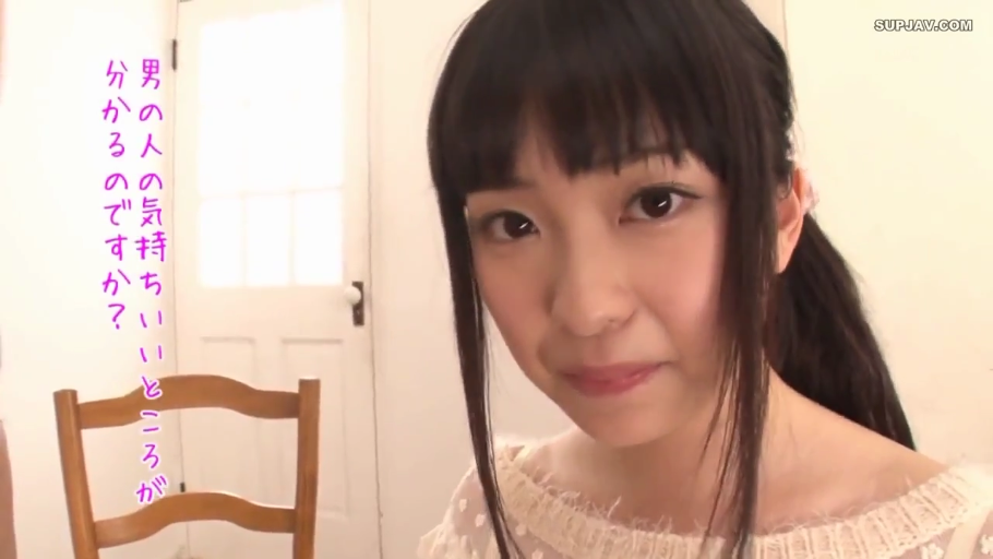 室内 · 俯身 · 脸部特写 · 注视 · 木椅 · 长直发 · 白色蕾丝裙 · 微表情