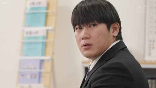 办公室 · 面部特写 · 西装