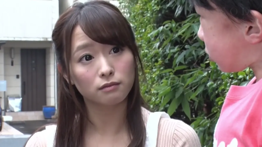 脸部 · 站立 · 困惑 · 交流 · 户外 · 围裙 · 日本AV