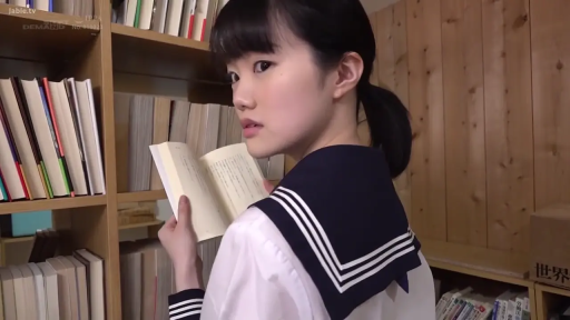 侧颜特写 · 书籍 · 水手服 · 图书馆 · 注视