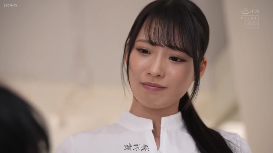 室内 · 委屈 · 护士服 · 站立 · 面部特写 · 对视 · 亚洲人