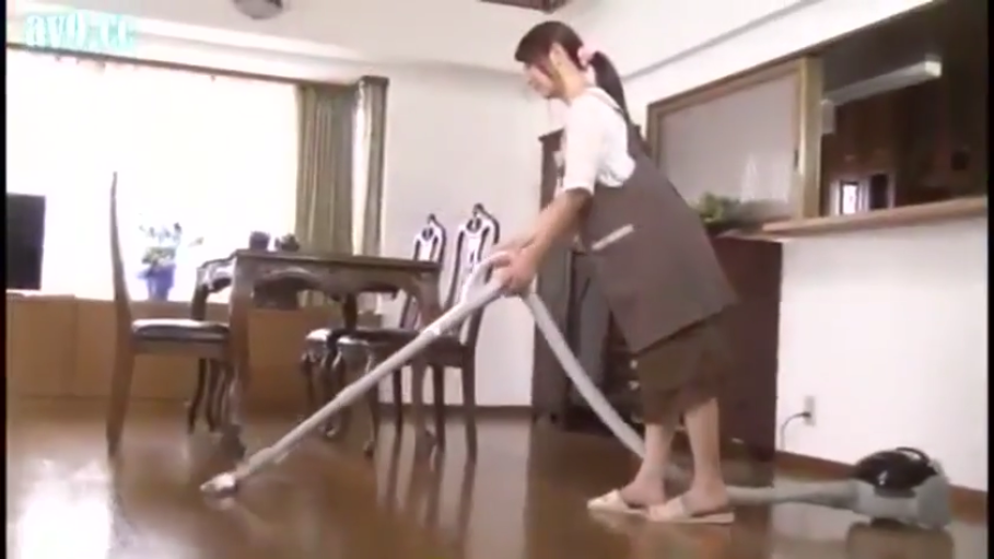 专注 · 客厅 · 居家便鞋 · 吸尘器