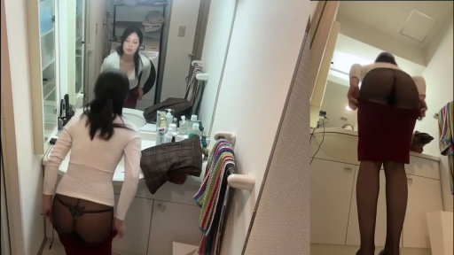 紧身白衣 · 臀部 · 背对镜头 · 丝袜诱惑 · 自然 · 撩裙 · 镜子 · 卫生间