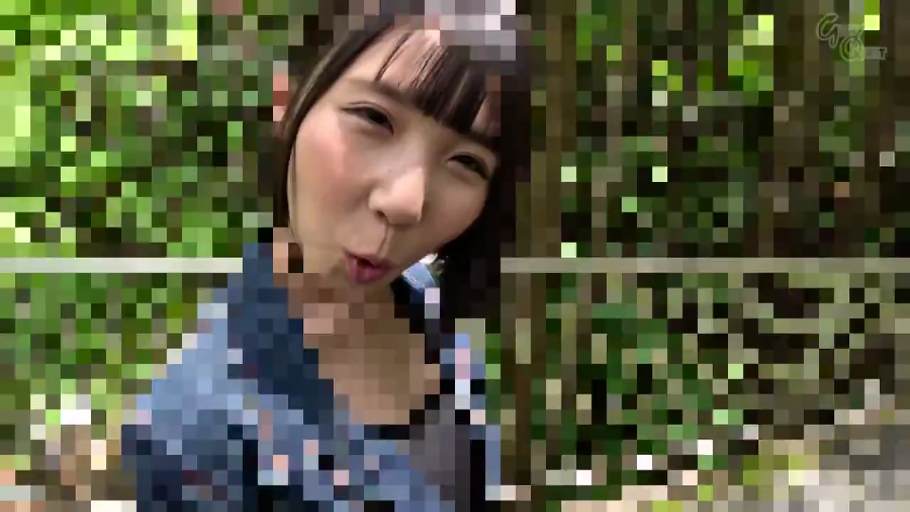 脸部特写 · 树林 · 专注神情 · 黑色内搭