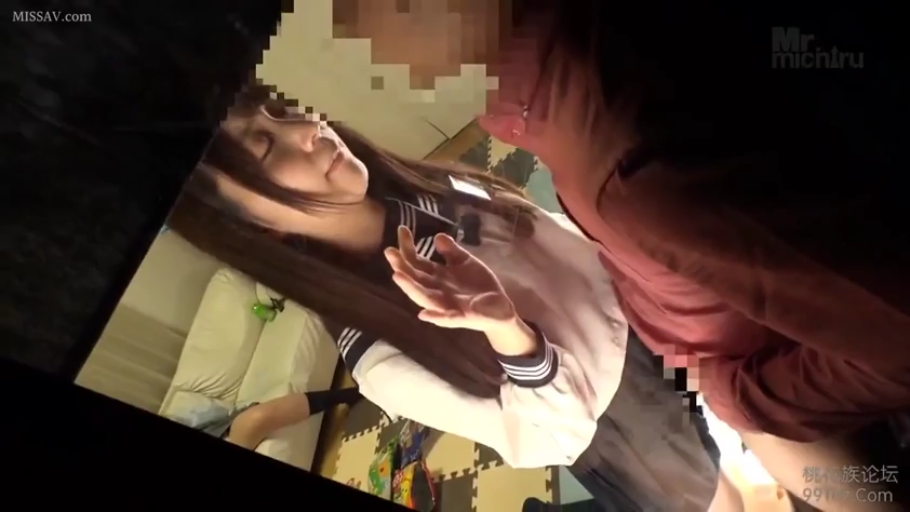 卧室 · 享受 · 水手服 · 女生脸部特写 · 口交
