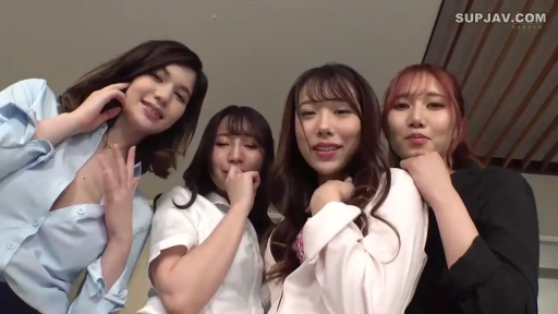 室内 · 挑逗 · 上半身特写 · 便装