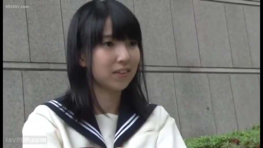 坐姿 · 半身 · 户外 · 水手服