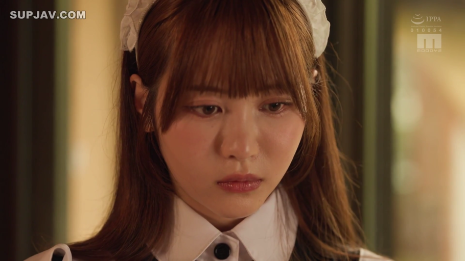室内 · 悲伤 · 脸部特写 · 女仆装 · 女仆装