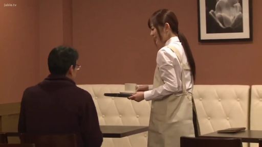 中景 · 站姿 · 围裙 · 微笑 · 职场 · 托盘 · 服务 · 咖啡店