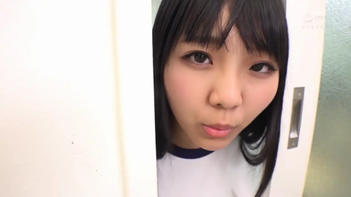 室内 · 脸部特写 · 体操服 · 窥视 · 探头 · 呆萌
