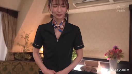 站立 · 微笑 · 半身 · 职业制服 · 毛巾 · 丝巾 · 美容院 · 服务姿态