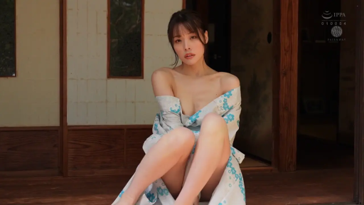 锁骨与肩部特写 · 半脱浴衣 · 光线柔和 · 诱惑眼神 · 和室走廊