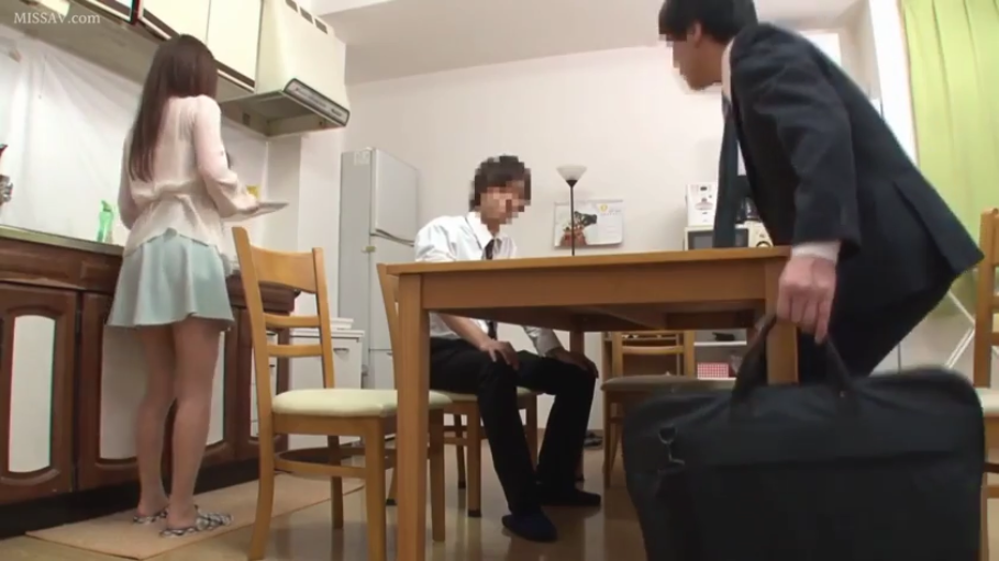 西装 · 远景 · 餐厅