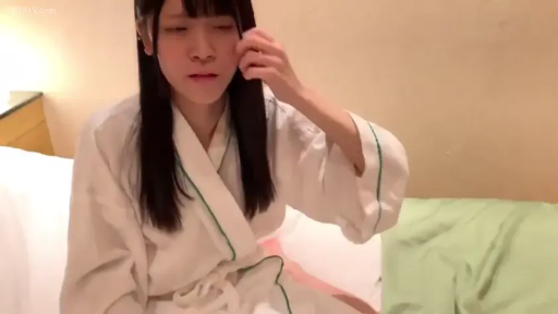 ホテルルーム · 顔のクローズアップ · 白色浴袍 · 略显害羞 · 浴袍