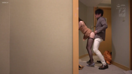 长裤 · 远景 · 走廊 · 站立后入 · 做爱