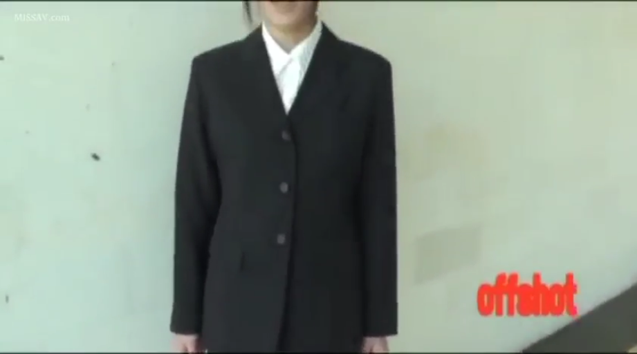 室内 · 站立 · 微笑 · 面对镜头 · 半身 · 职业装 · OL