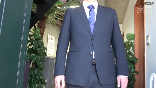 走廊 · 蓝色底印花领带 · 挂历
