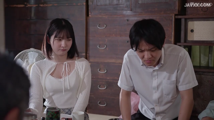 老式和风房间 · 木柜 · 女性面部特写 · 女性略带迟疑 · 女性穿白色系带针织开衫 · 背景有复古抽屉柜