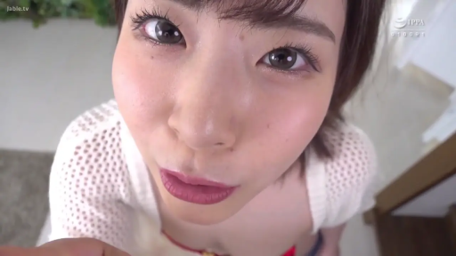 室内 · 凝视 · 眼睛特写 · POV视角 · 白色网眼针织衫