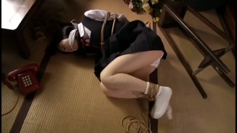 全身 · JK制服 · 榻榻米房间 · 侧卧