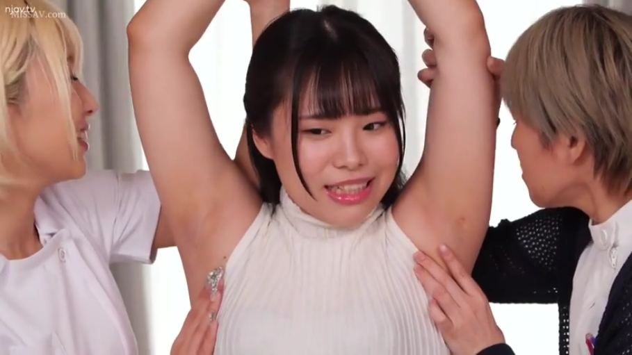 室内 · 挣扎 · 腋下 · 双手上举 · 腋下控 · 挠痒痒 · 白色无袖高领