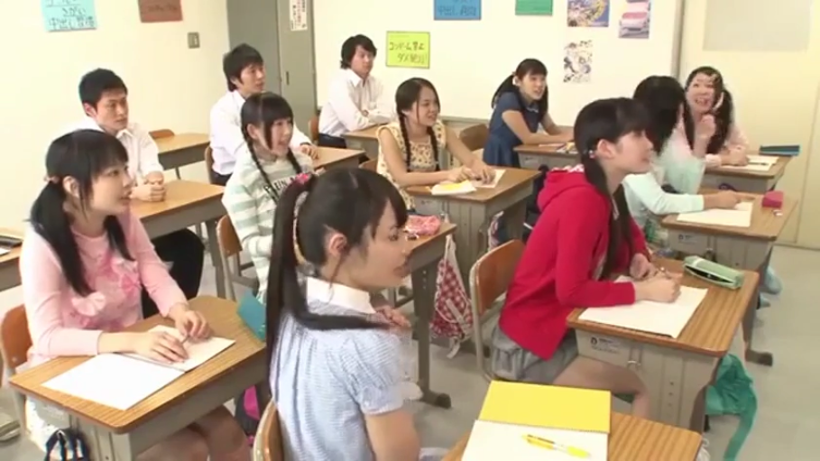 教室 · 交谈中 · 长袖衫 · 教学贴纸