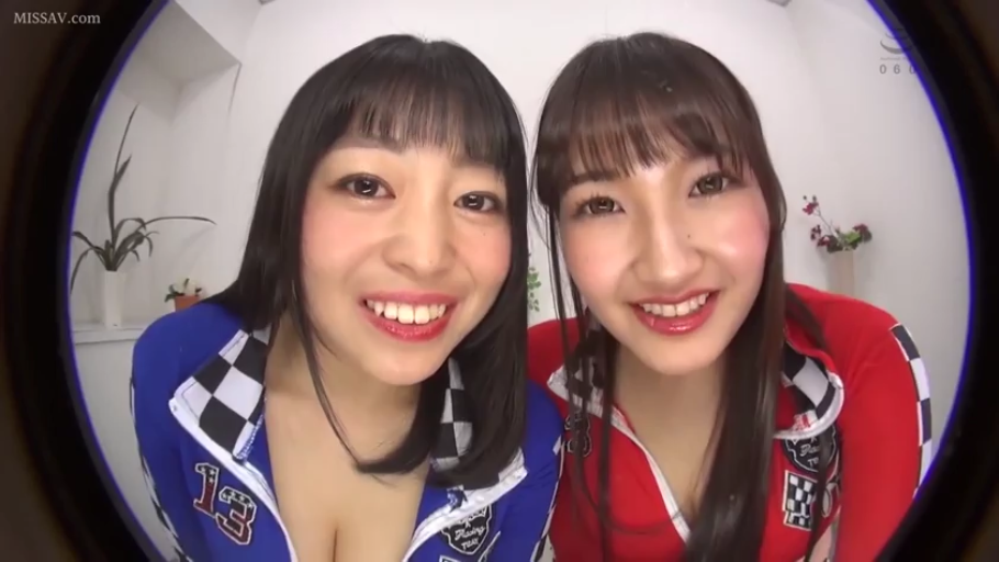 室内 · 开心 · 红蓝色拉链上衣 · 鱼眼镜头效果 · 两人面部特写