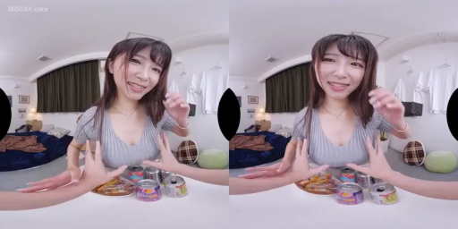 卧室 · 灰色针织衫