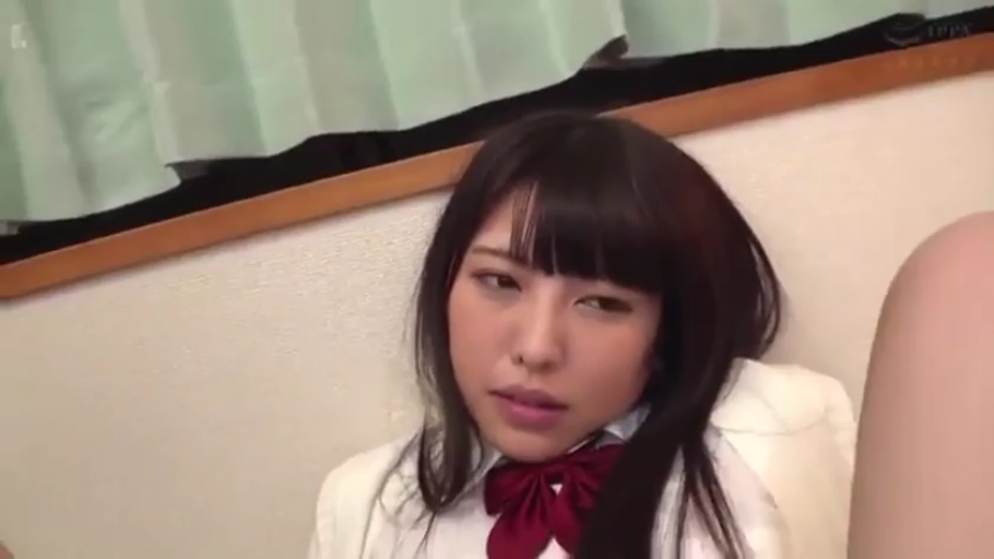 卧室 · 虚脱 · 面部特写 · 白色学生制服上衣 · 性交中