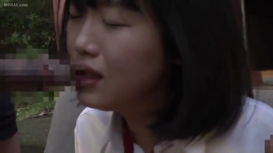 脸部特写 · 口交 · 马赛克 · 白衬衫 · 闭眼 · 跪姿 · 户外