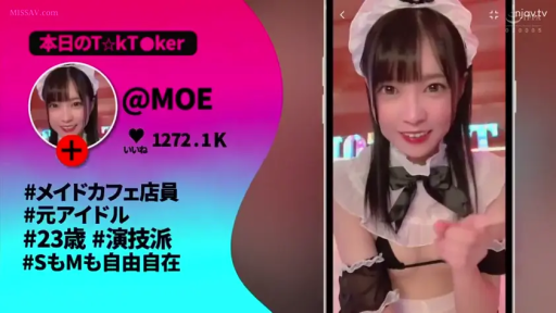 室内 · 坐姿 · 中景 · 微笑 · 女仆装 · 头饰 · 看着镜头