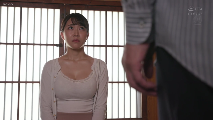 坐姿 · 和室 · 上半身 · 针织开衫