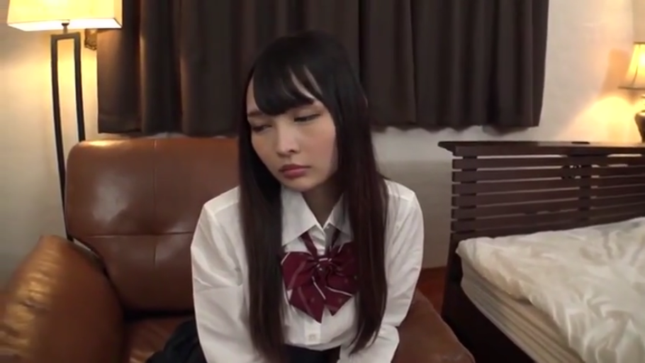 座り姿勢 · 憂鬱 · 中景 · ソファ · 部屋 · 凝視 · JK制服 · アジア人女性