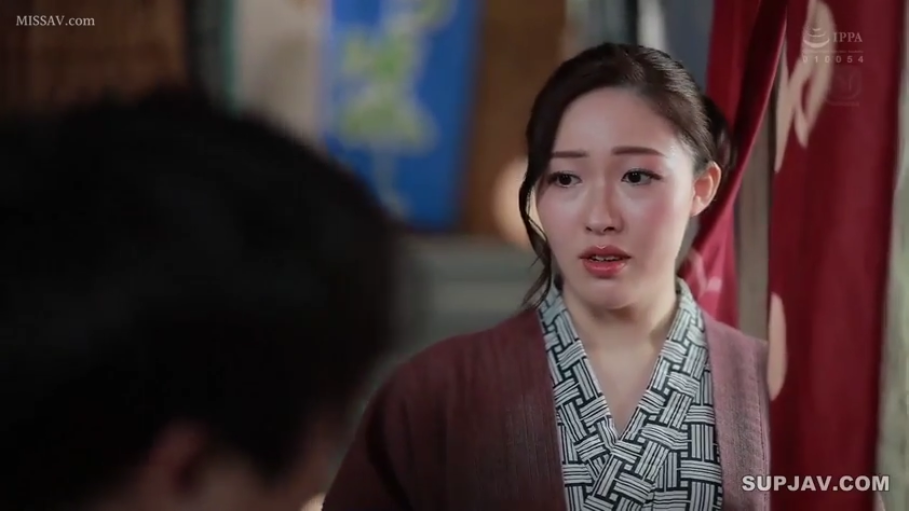 室内 · 交谈 · 站姿 · 面部特写 · 和服 · 担忧