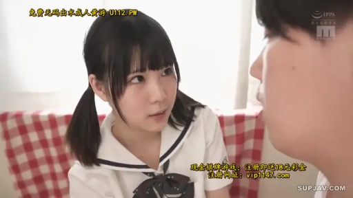 室内 · 坐姿 · 脸部 · 对视 · 认真 · 水手服 · 双马尾