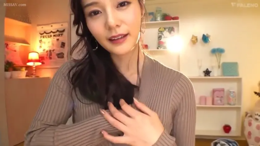 室内 · 坐姿 · 脸部特写 · 针织衫 · 注视镜头 · 长发 · 温柔