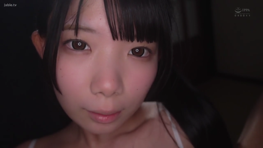 室内 · 顺从 · 眼部特写 · 白色细肩带背心 · 口交