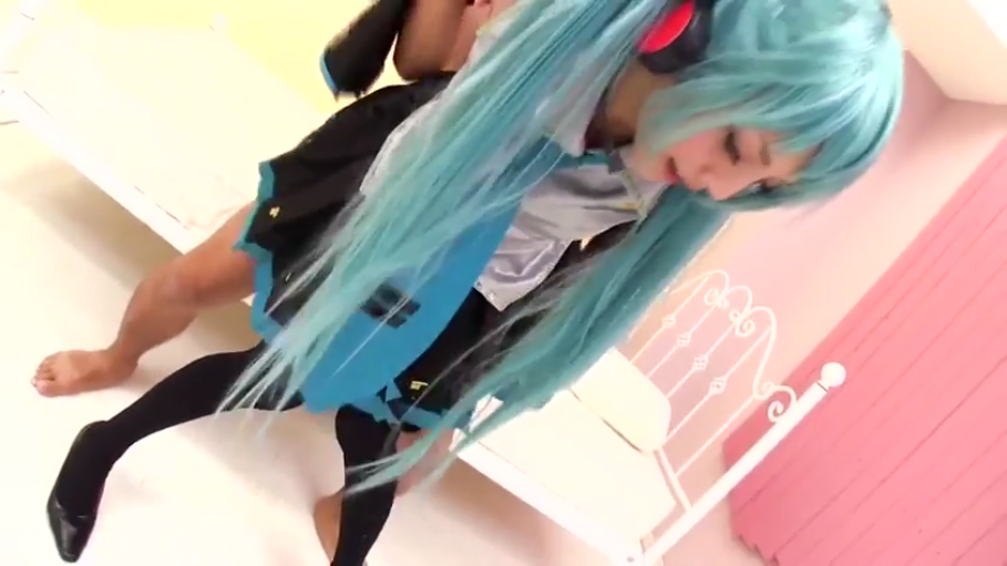 全身 · 性交 · 卧室 · 后入式 · 耳机 · 沉浸 · 初音未来COS服 · 动漫COS