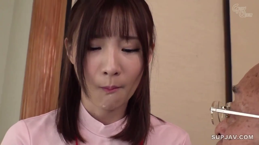 室内 · 眼镜 · 脸部特写 · 闭眼 · 粉色上衣 · 正面 · 老少配 · 口内射精