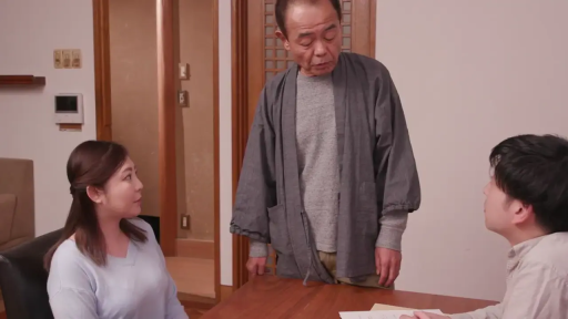 交谈 · 严肃 · 中景 · 客厅 · 桌子 · 针织衫 · 剧情内容 · 站立与坐姿